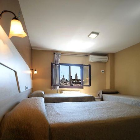 Hostal Palacete De Los Arcedianos Tarazona Bagian luar foto