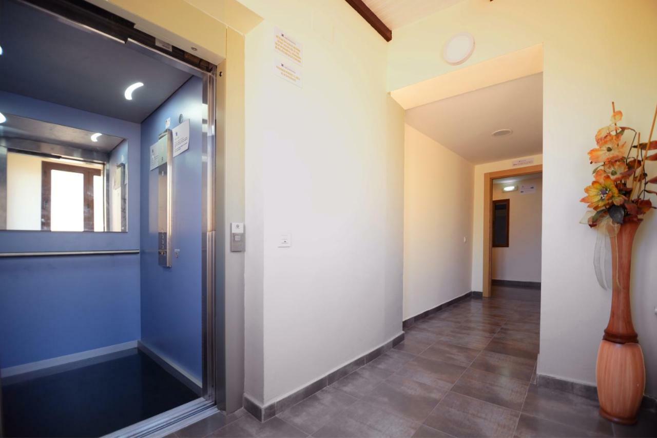 Hostal Palacete De Los Arcedianos Tarazona Bagian luar foto