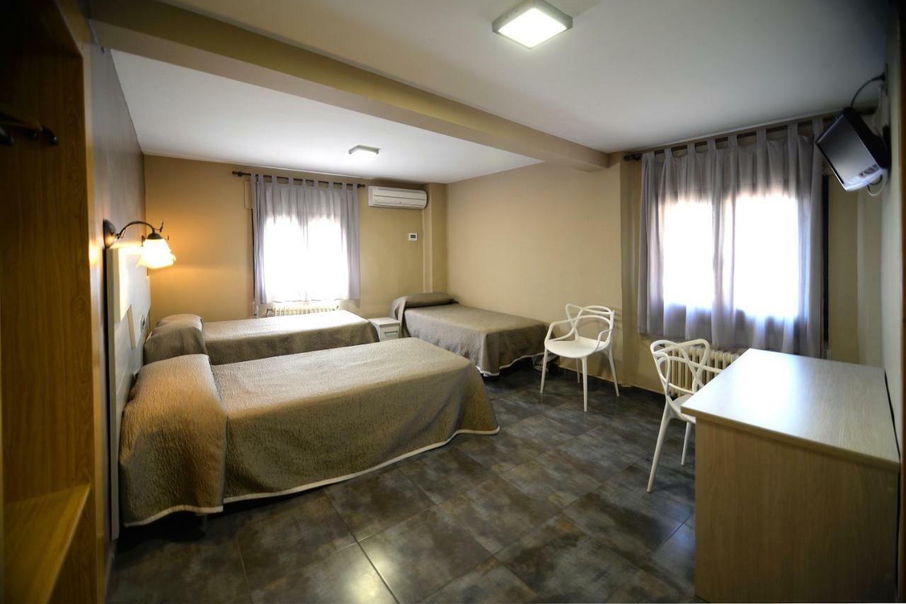 Hostal Palacete De Los Arcedianos Tarazona Bagian luar foto