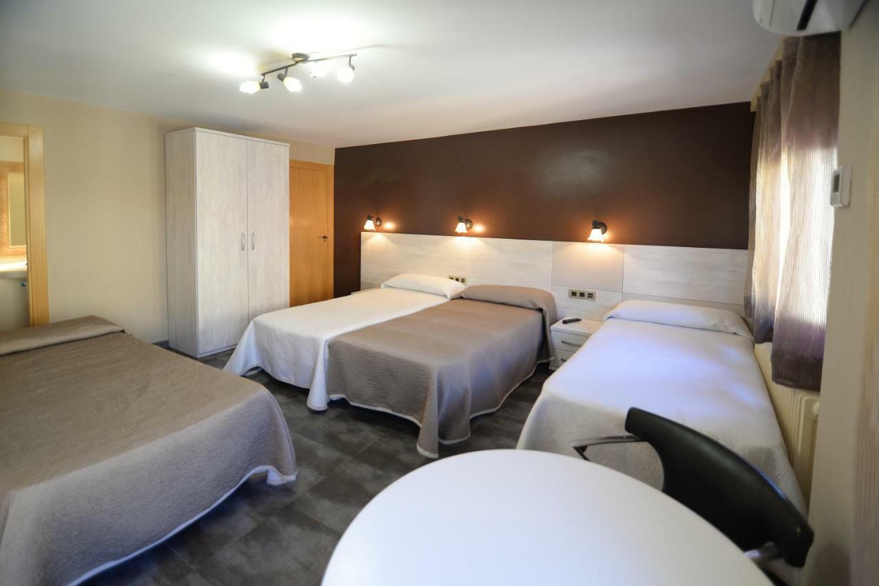 Hostal Palacete De Los Arcedianos Tarazona Bagian luar foto