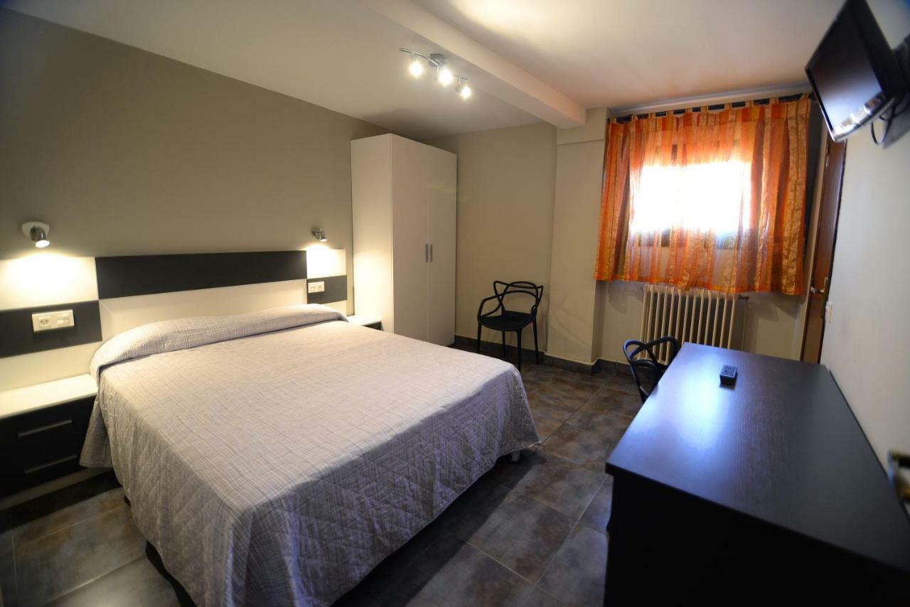 Hostal Palacete De Los Arcedianos Tarazona Bagian luar foto