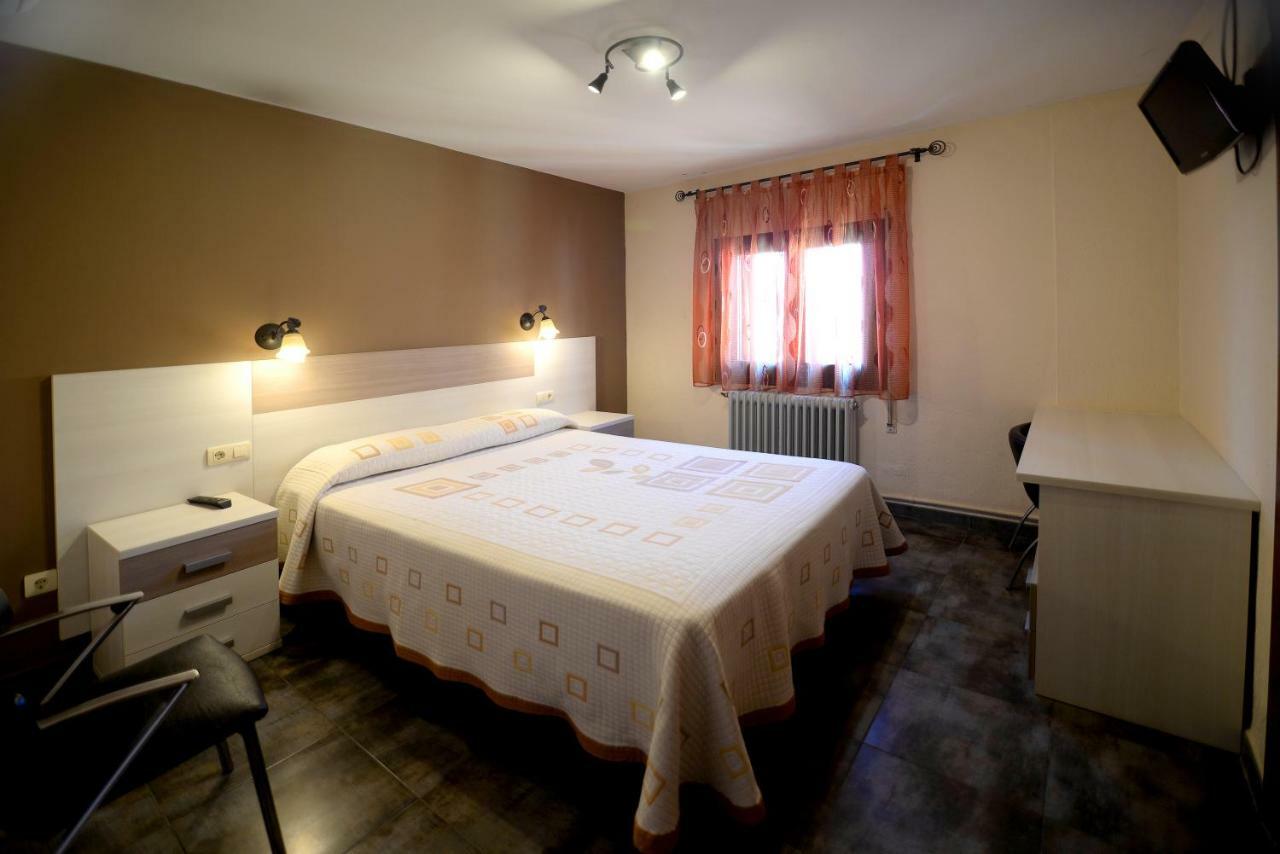 Hostal Palacete De Los Arcedianos Tarazona Bagian luar foto