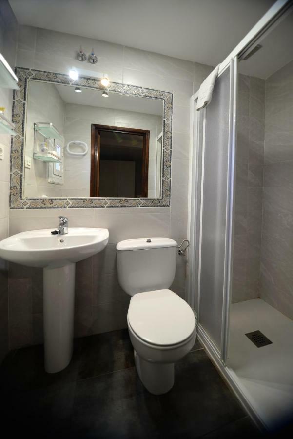 Hostal Palacete De Los Arcedianos Tarazona Bagian luar foto